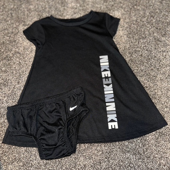 Nike dress - Picture 1 of 1
